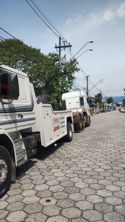 Transporte de embarcações em Cubatão